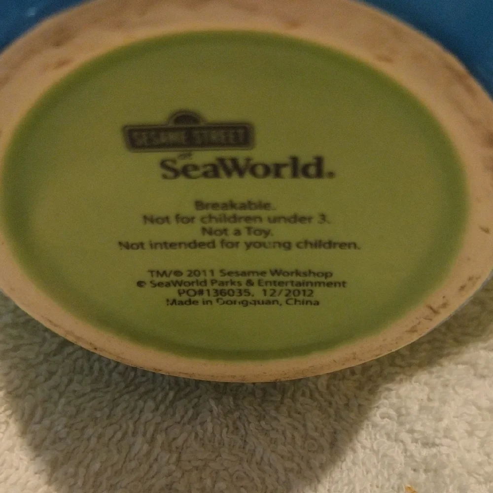 SeaWorld Cookie Monster Green and Blue Character Mug - Picture 4 of 4